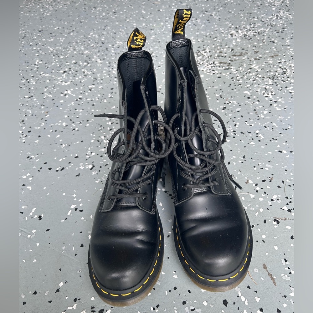 Size 9 Dr.Martens - Black - Worn 3-4 Times.